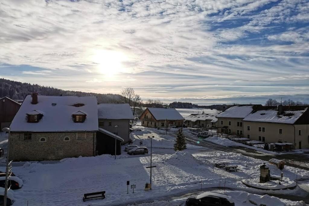 Ravissant Appart Proche Suisse Et Pistes De Ski Familiales Daire Les Fourgs Dış mekan fotoğraf